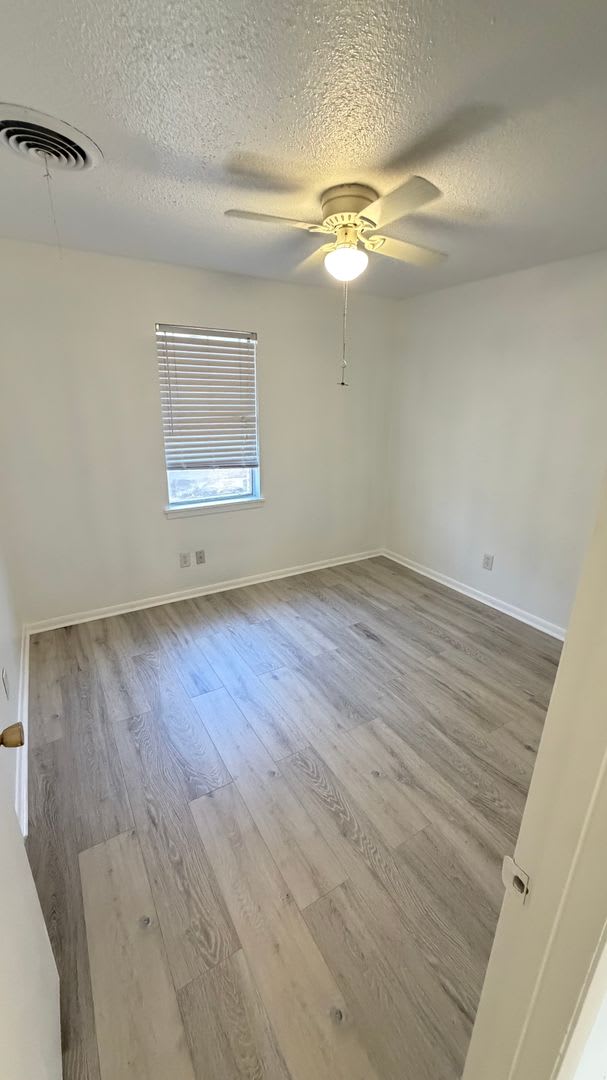 3 bedroom....or is it a FOUR BEDROOM? 2 bath, 2 car garage! – photo 5