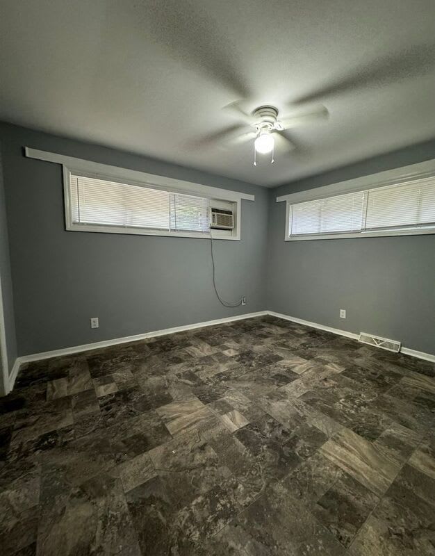 534 Camrose Dr – photo 4