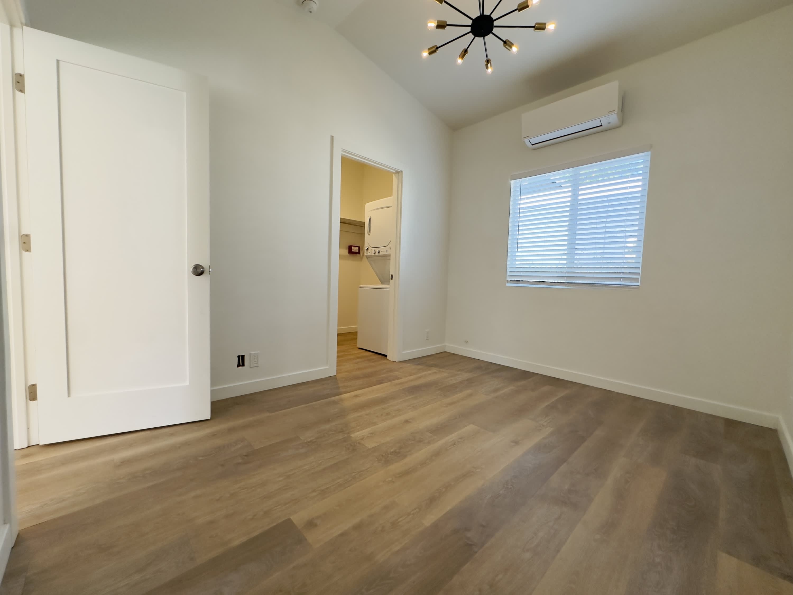 2418 Calle Real – photo 4
