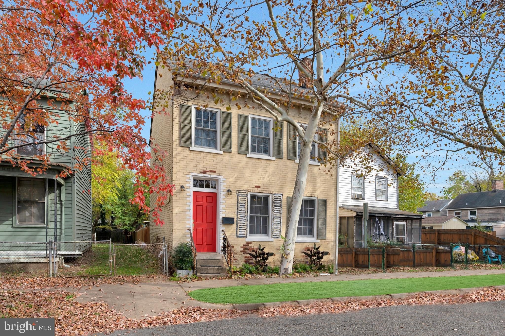 305 PRINCE EDWARD Street – photo 3