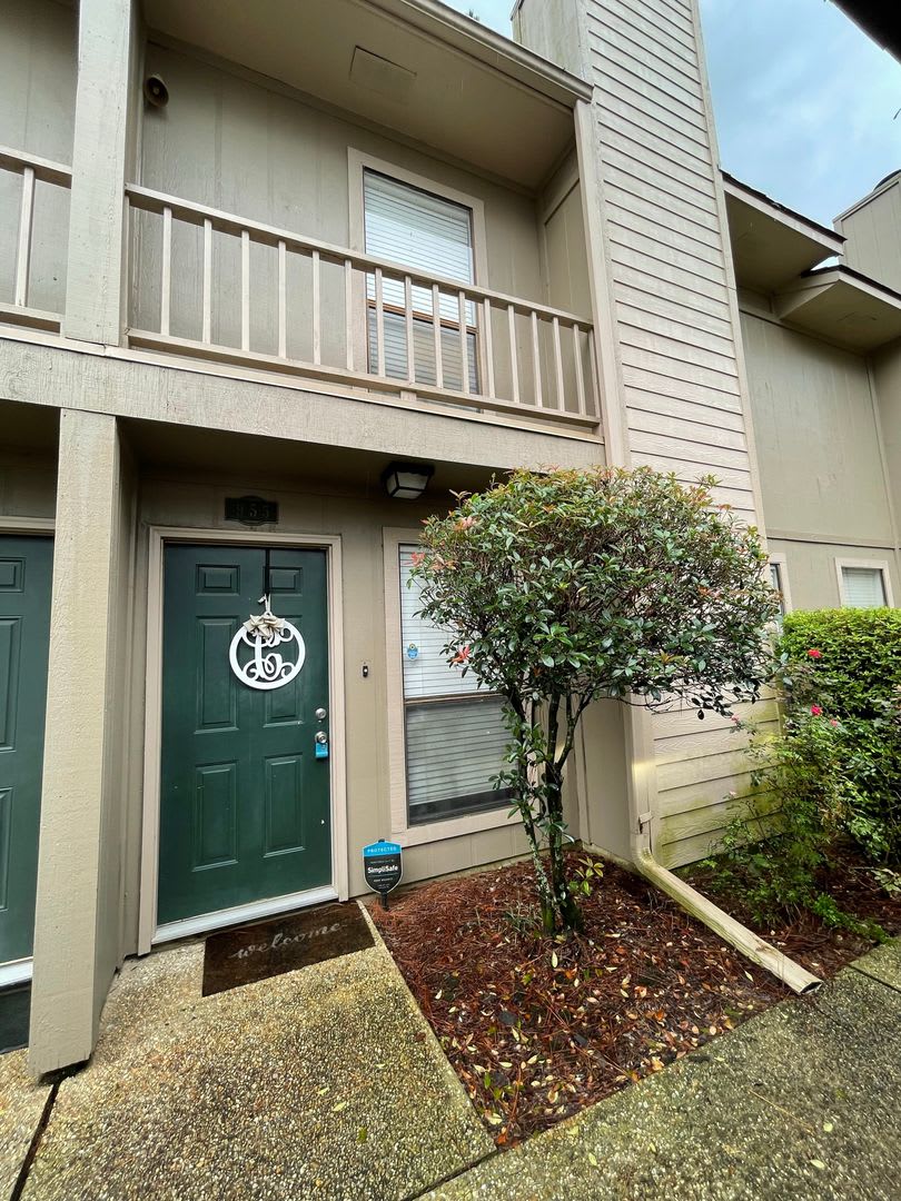 2 Bedroom Townhouse located off Bluebonnet – photo 2