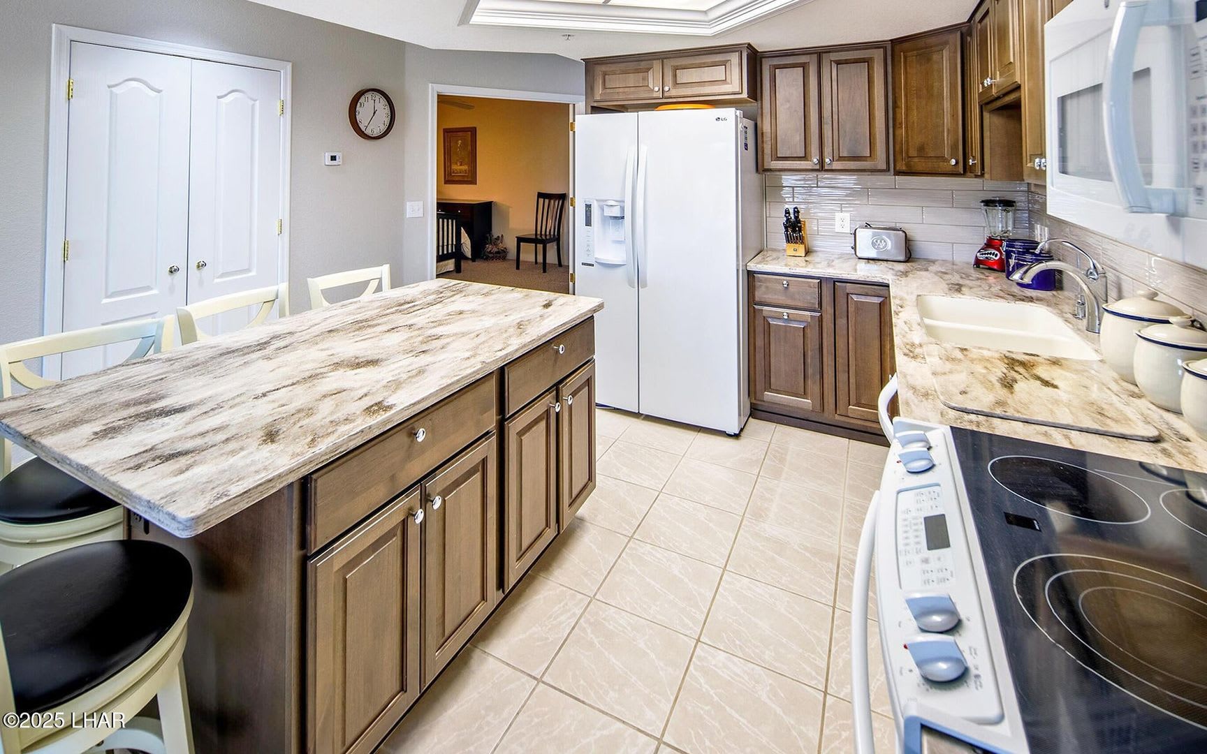 Long Term Furnished Condo – photo 4