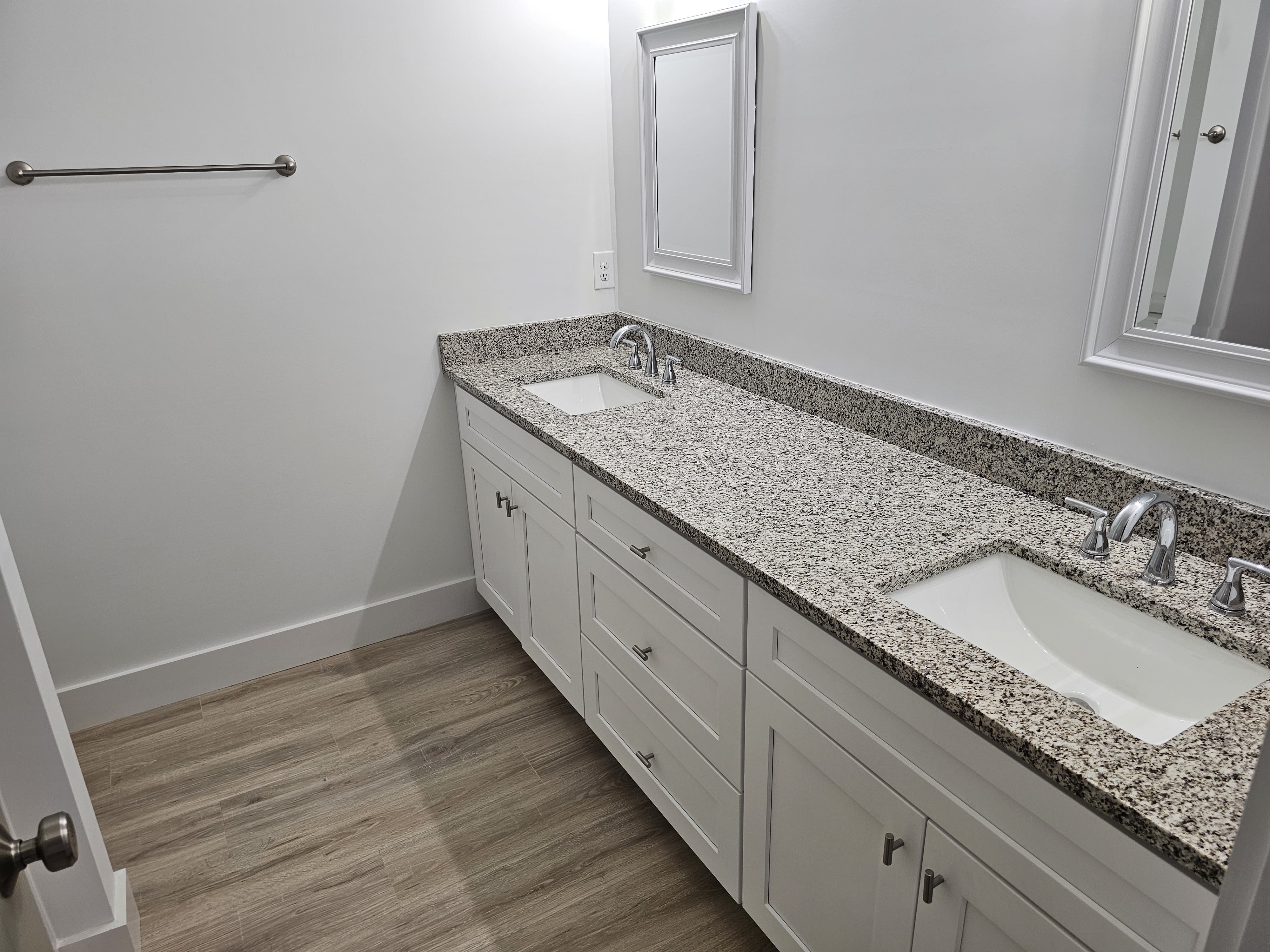 225 Essex Drive – photo 1