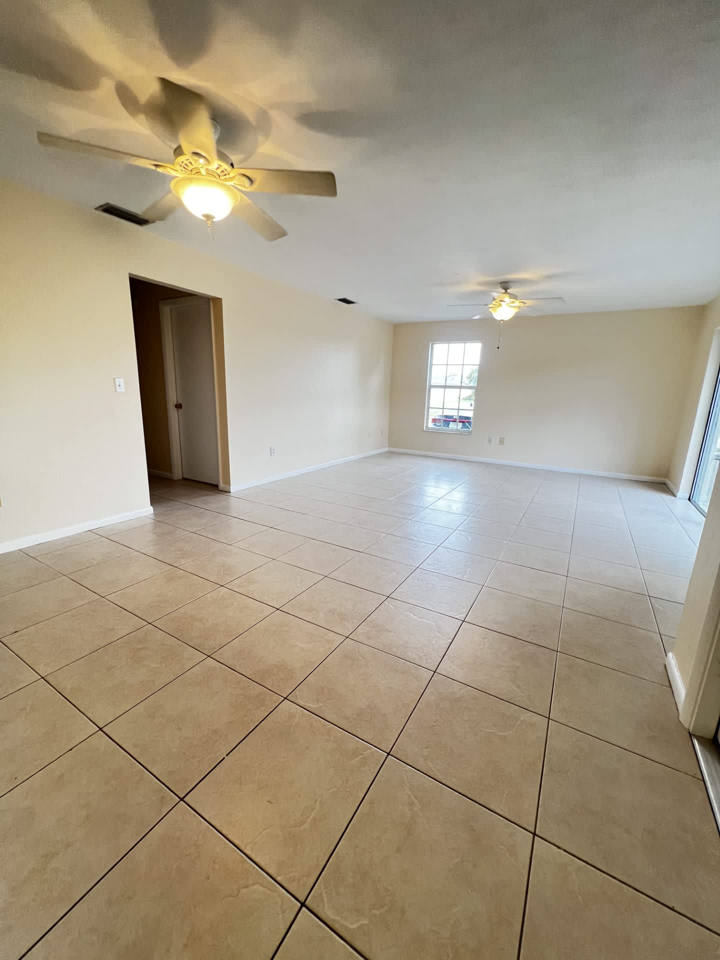 609 Southeast 23rd Place – photo 2