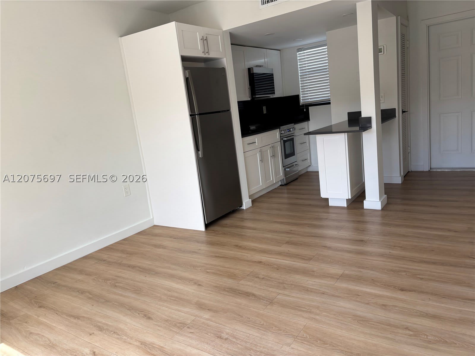 1025 SW 6th Ave – photo 2