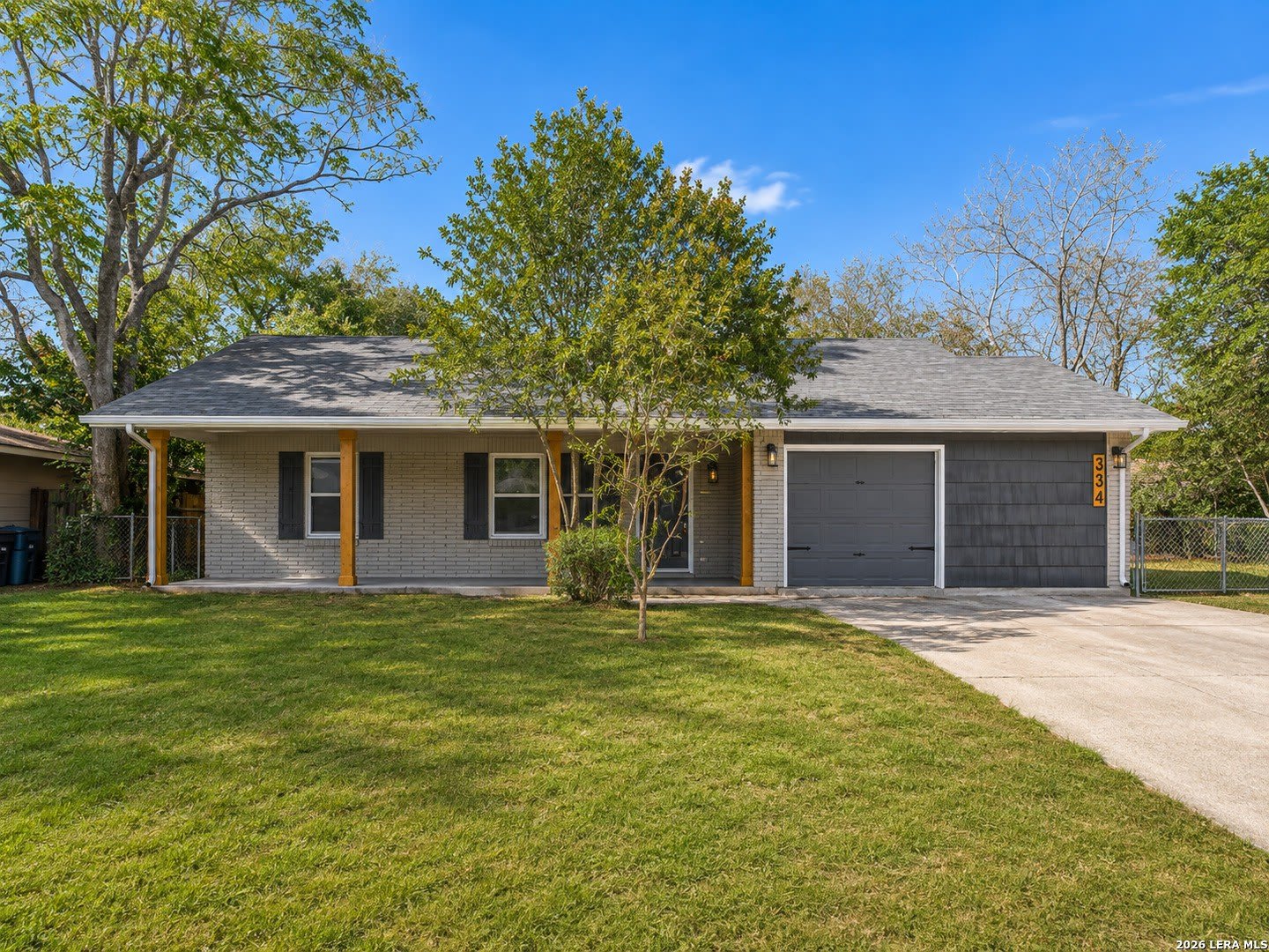334 SHROPSHIRE DR – photo 1