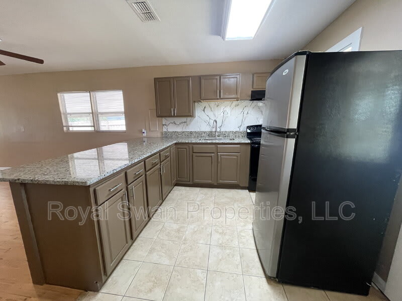 4520 Clubhouse Road – photo 4