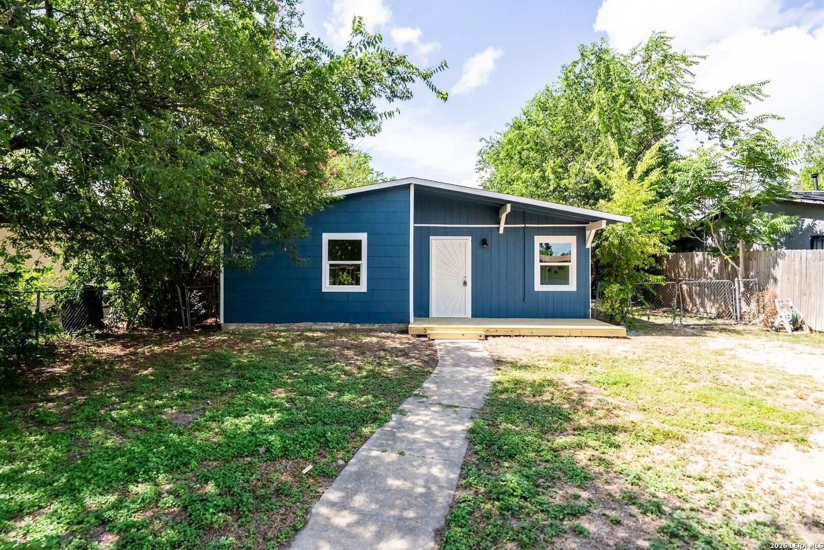 10 LINDEN AVE – photo 1