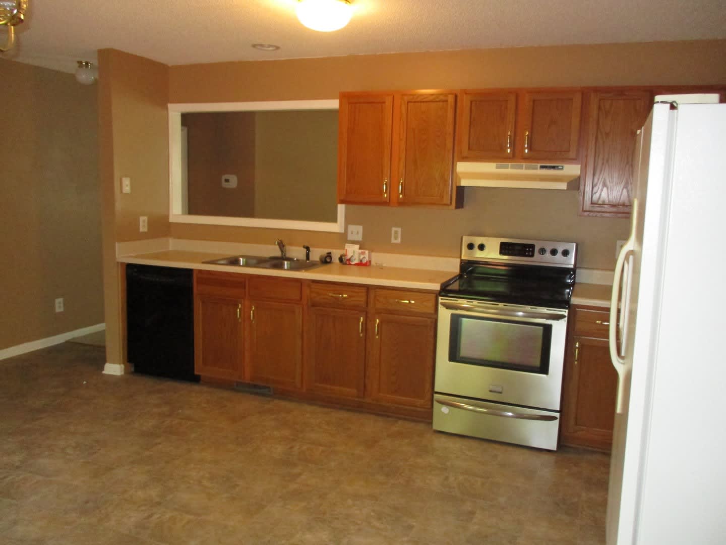 3 Bedroom Home For Rent In The Deertrail Subdivision – photo 4