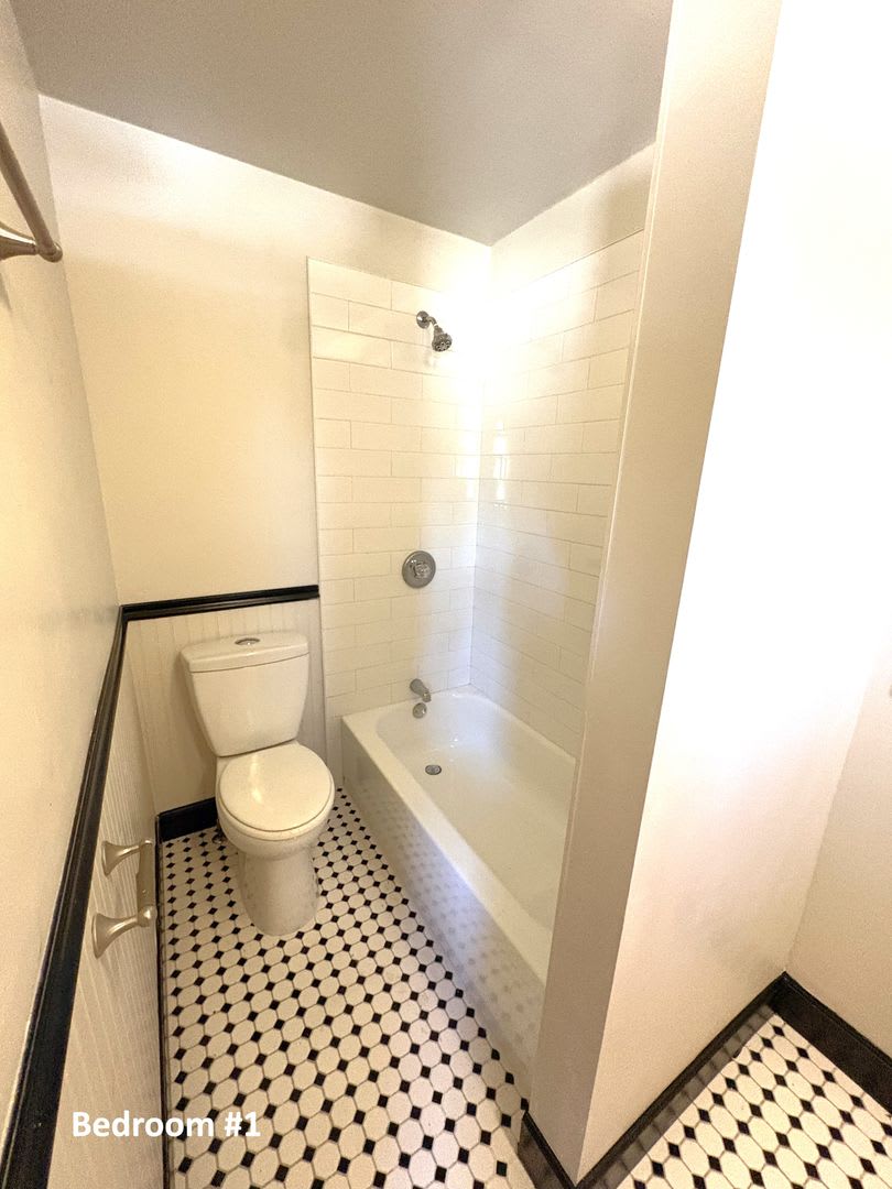 6bd 6ba Home Near UNC with Water & Trash Included – photo 4