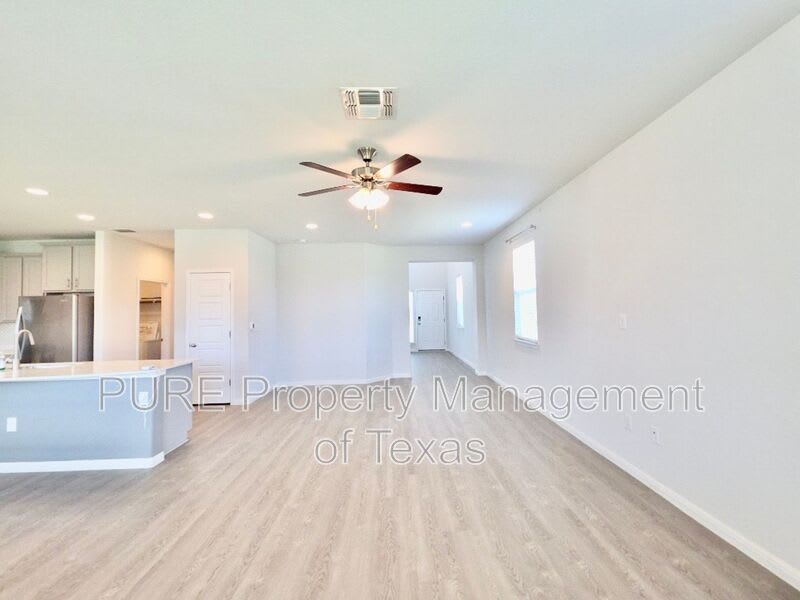 10400 Alemoor Dr – photo 4