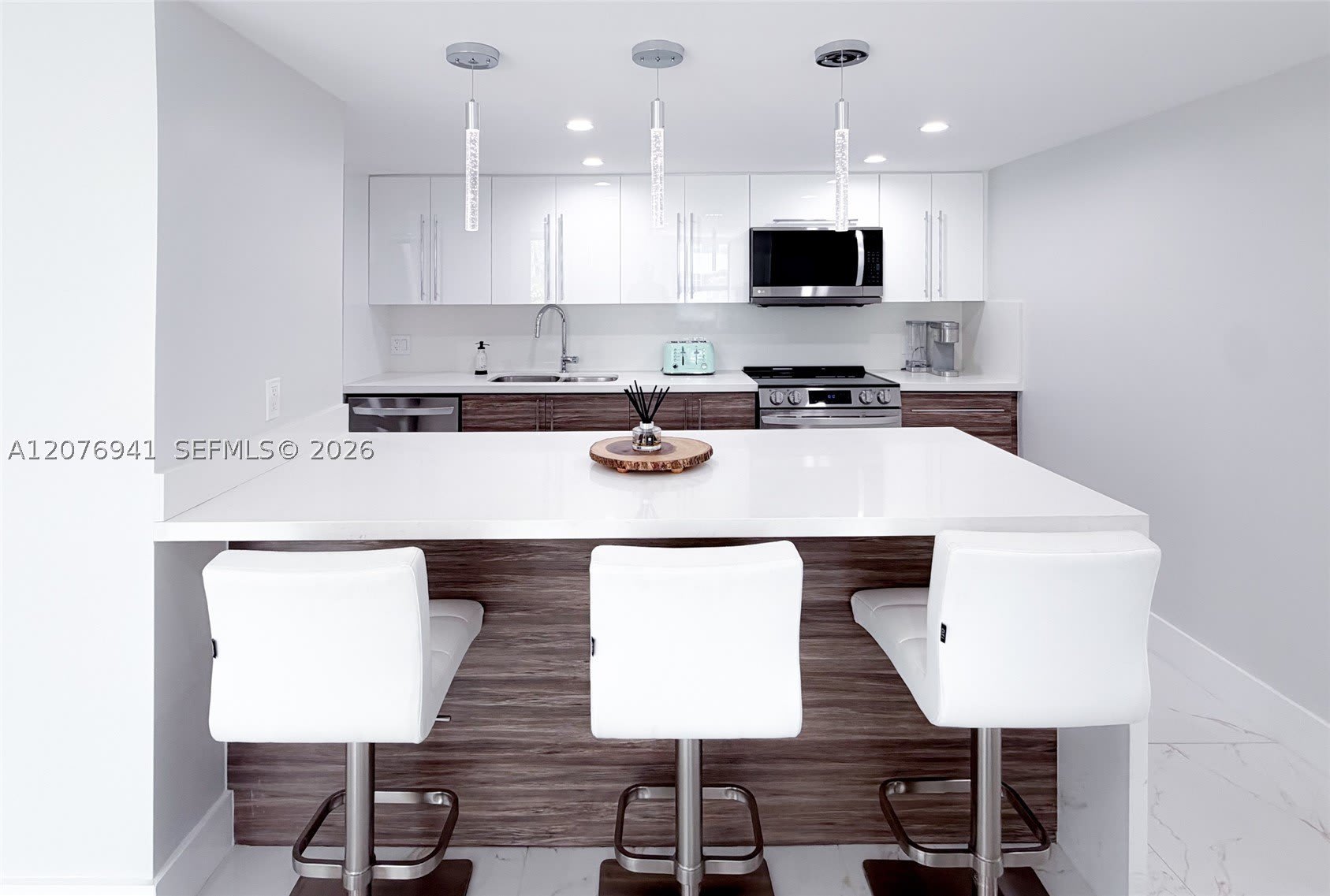1800 Collins Ave – photo 5