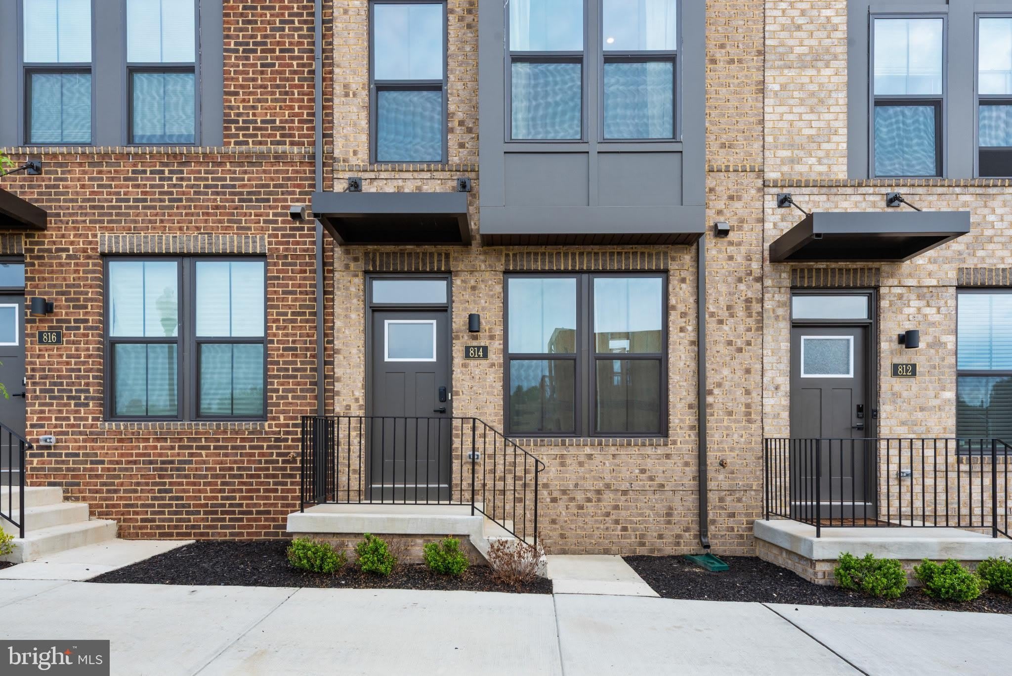 814 WATTS Street – photo 3