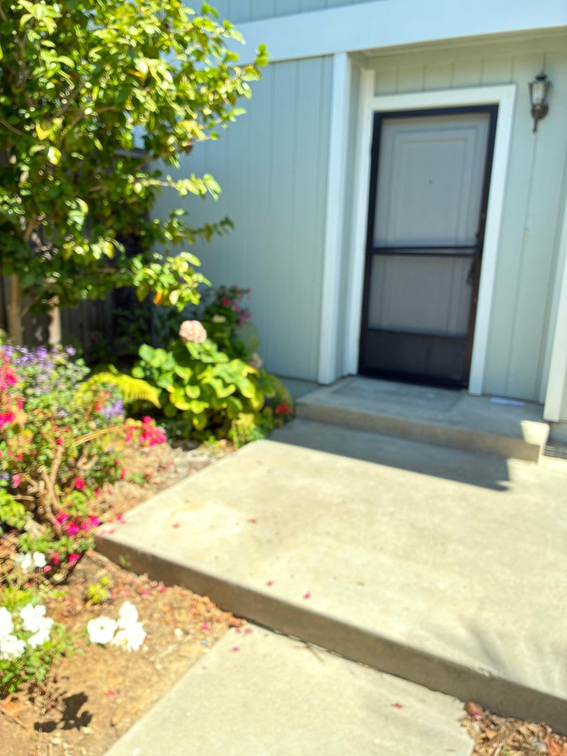 Goleta Townhouse Available Now! – photo 4