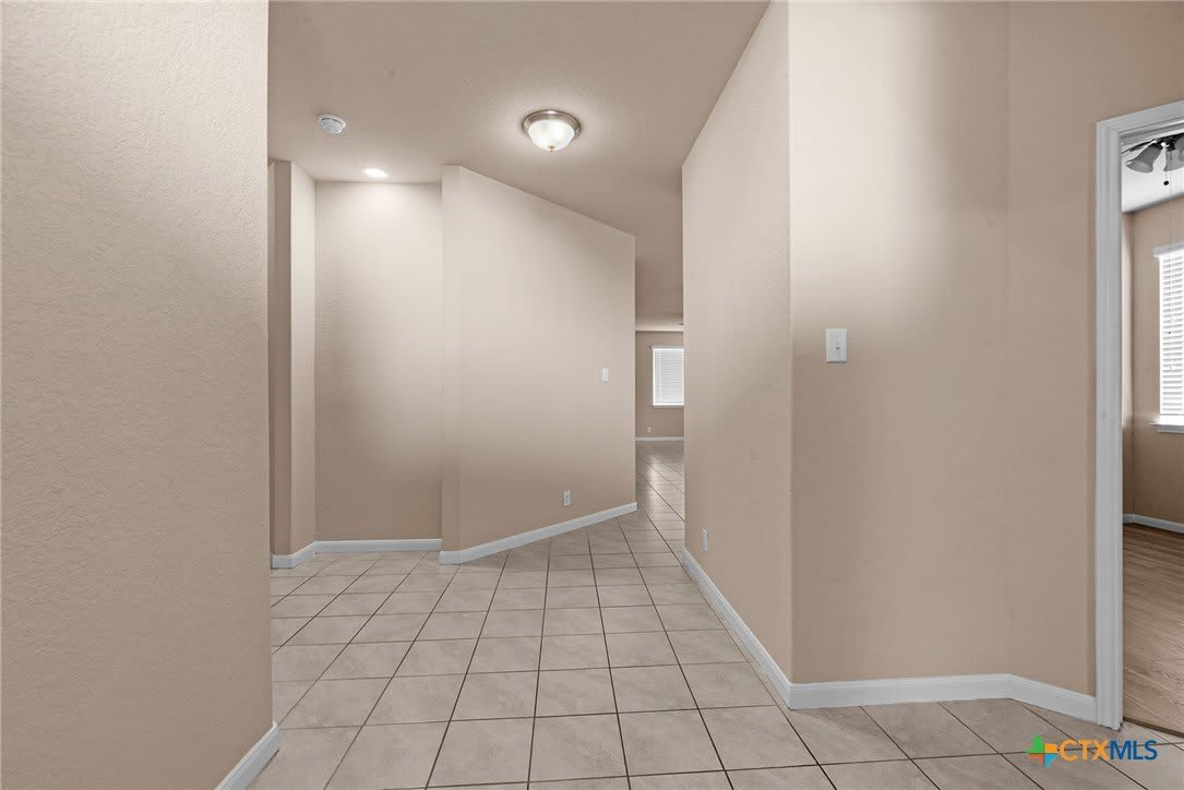 481 Centinela Street – photo 4