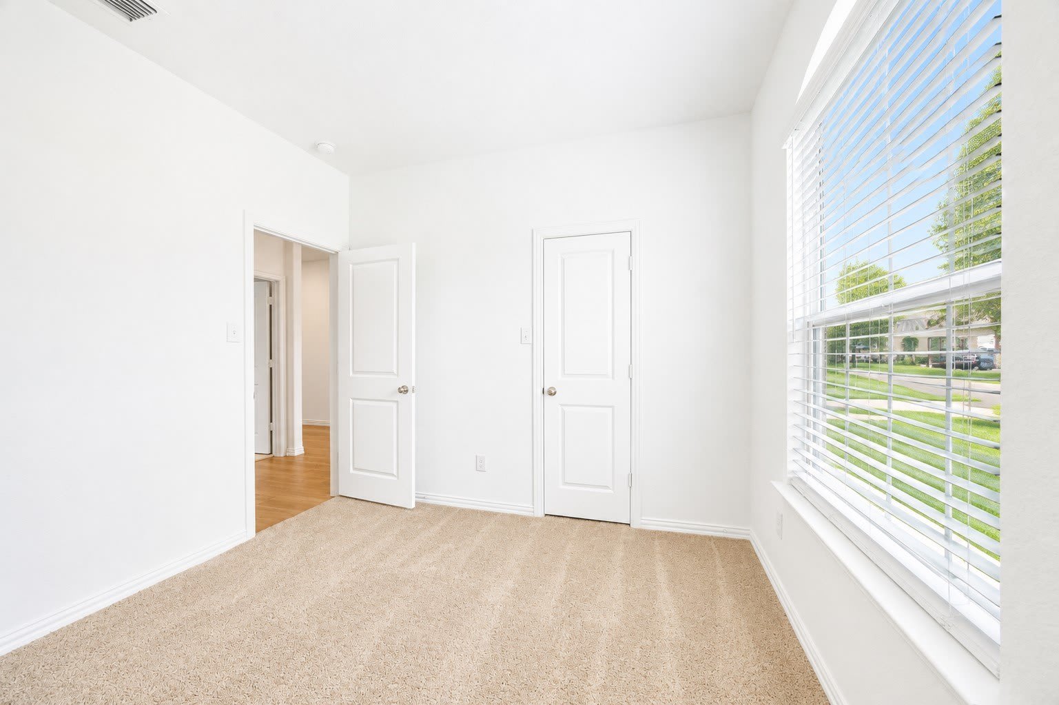 624 Fitzroy Lane – photo 5