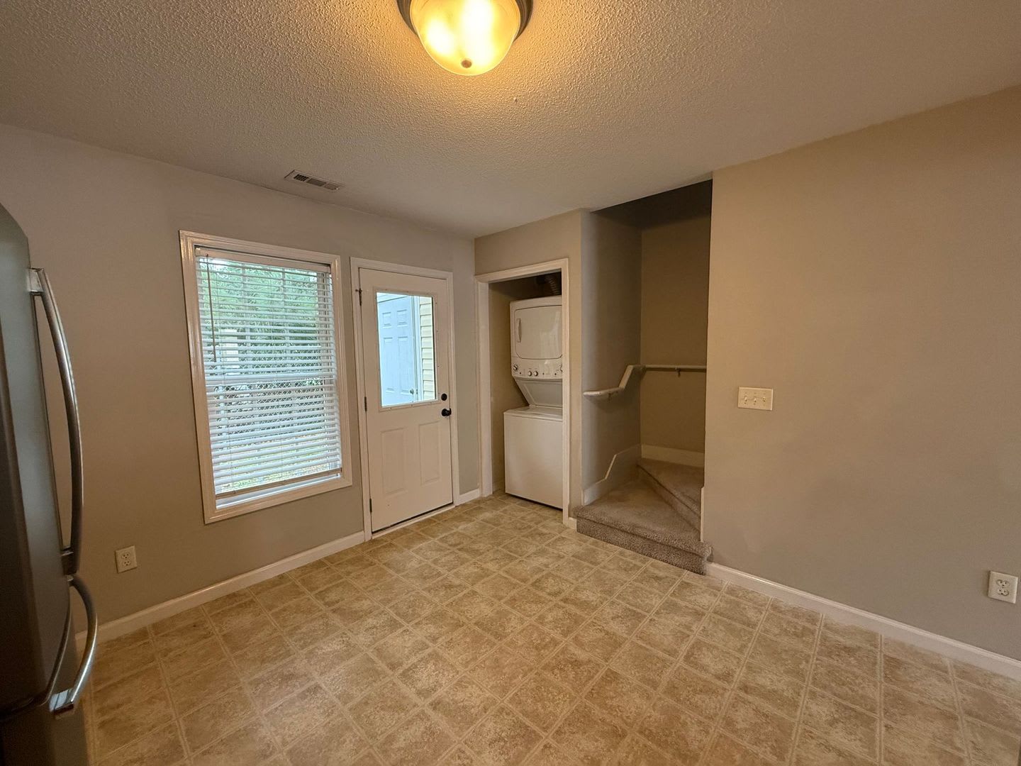 Nice 2 bedroom, 2.5 bath Townhouse – photo 3