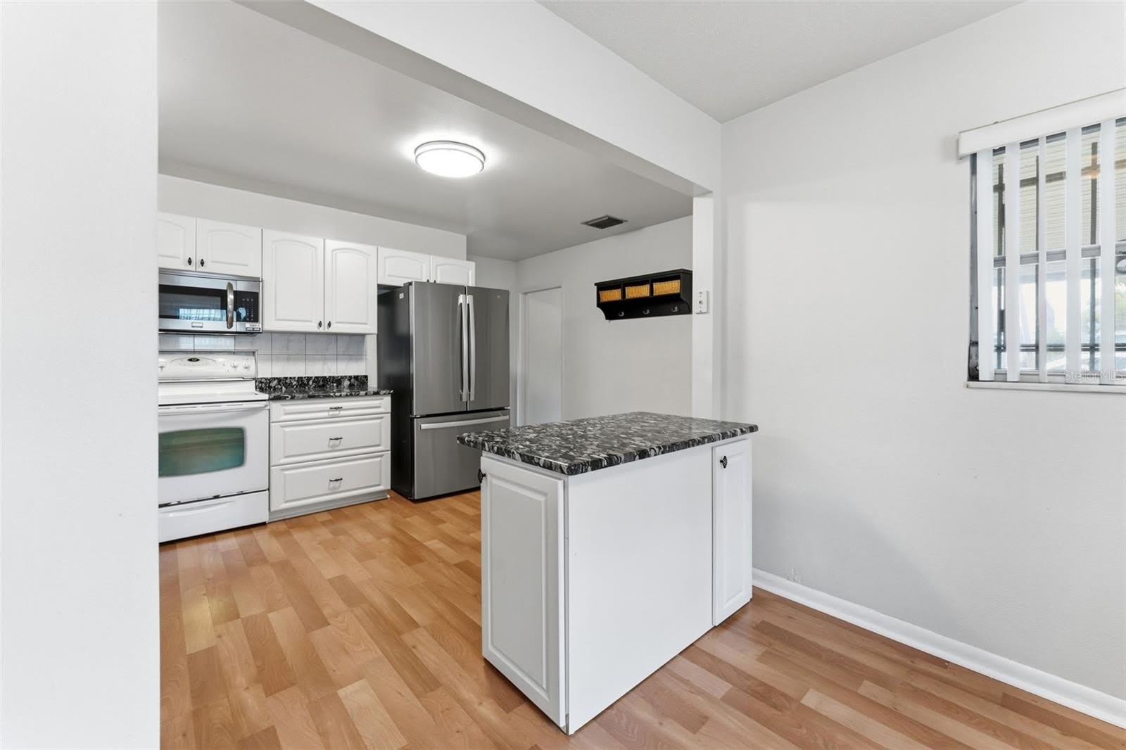 2711 W HEITER Street – photo 4