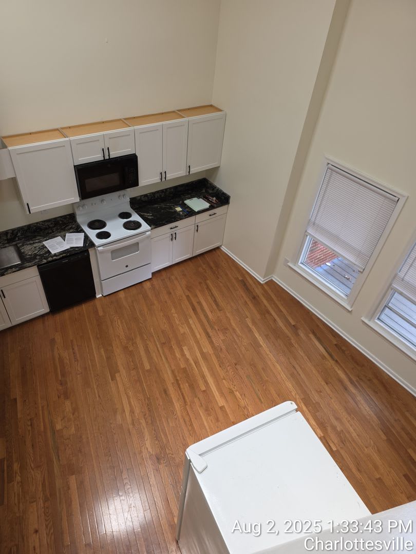 Spacious UVA Area Apartment 610 Rugby Rd Apt C / 3 Bdrm / 3 Bath – photo 2