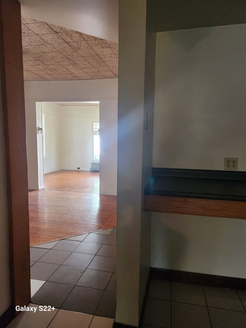 2526 Broad Avenue – photo 3