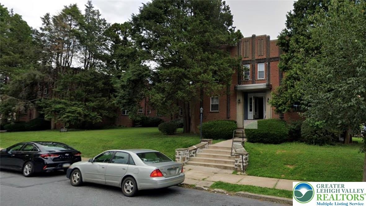 704 6th Avenue – photo 1