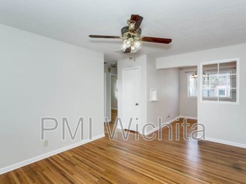 2922 W 2nd St N – photo 3