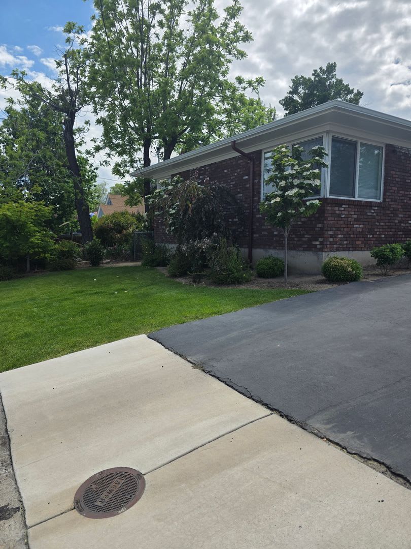 Newly Updated 2 bedroom unit – photo 2