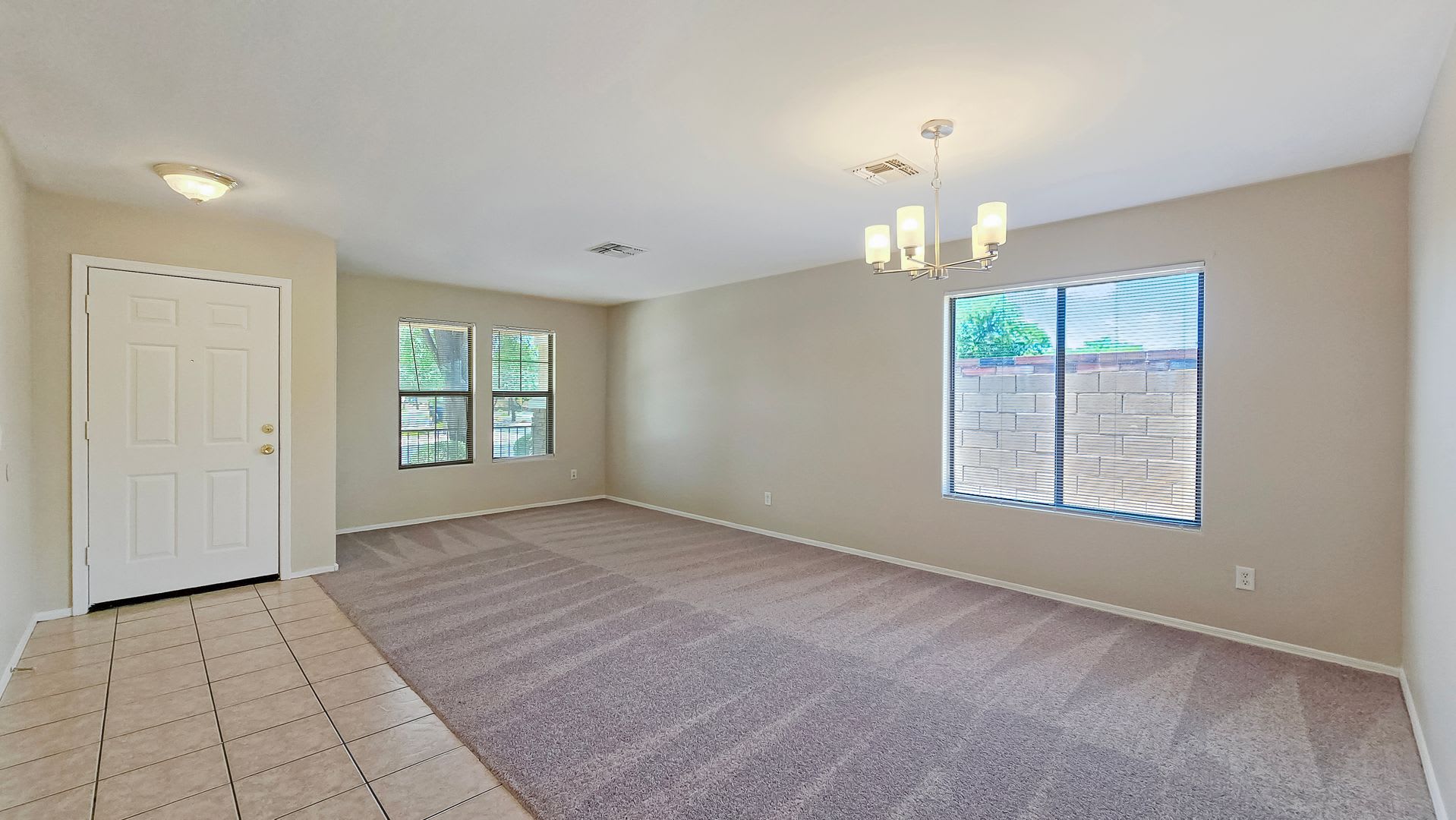 Excellent Corner Lot Home! Mostly tile flooring! – photo 4