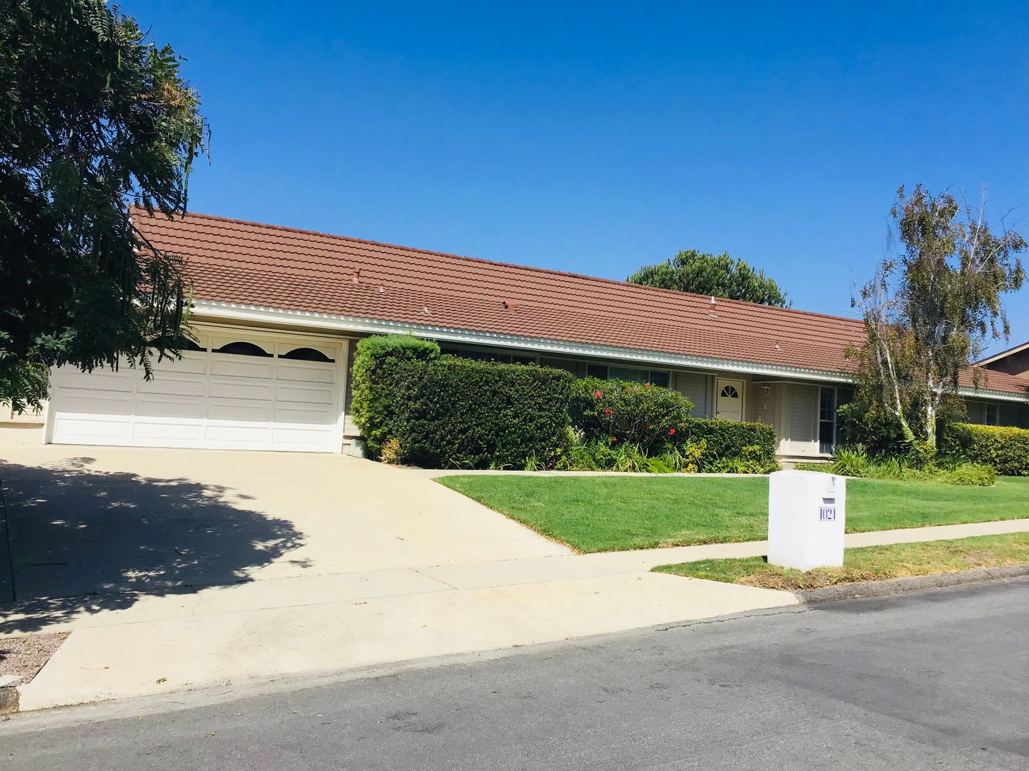 Panoramic views from 4 bedroom in Camarillo! – photo 3