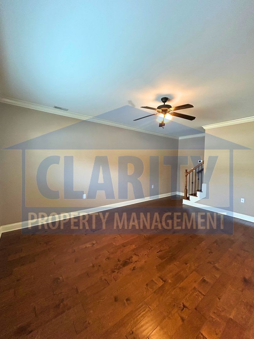 Like new, immaculate 3 bedroom townhome! – photo 4