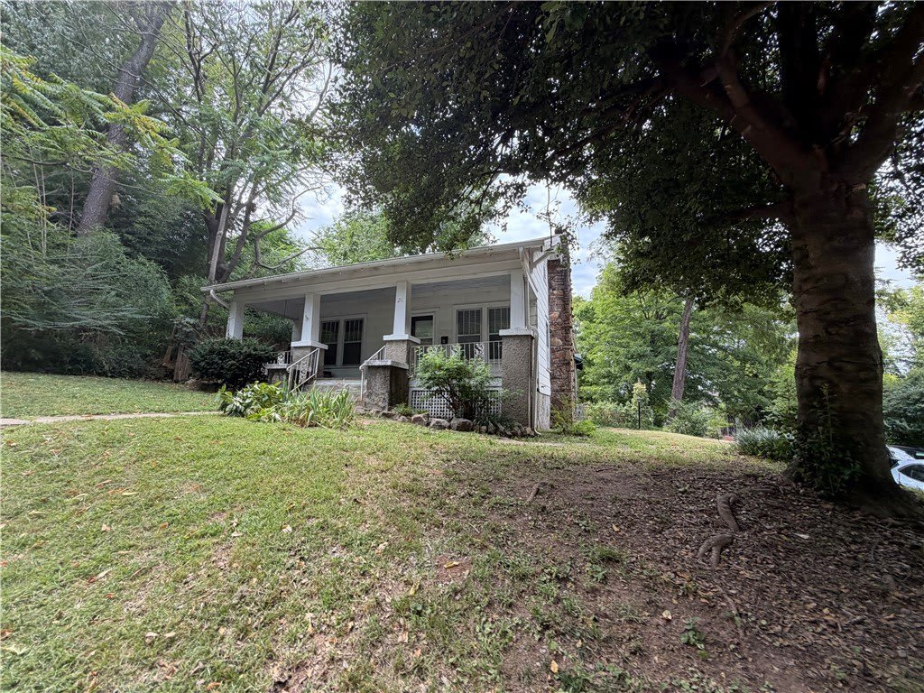 21 N Locust Avenue – photo 1