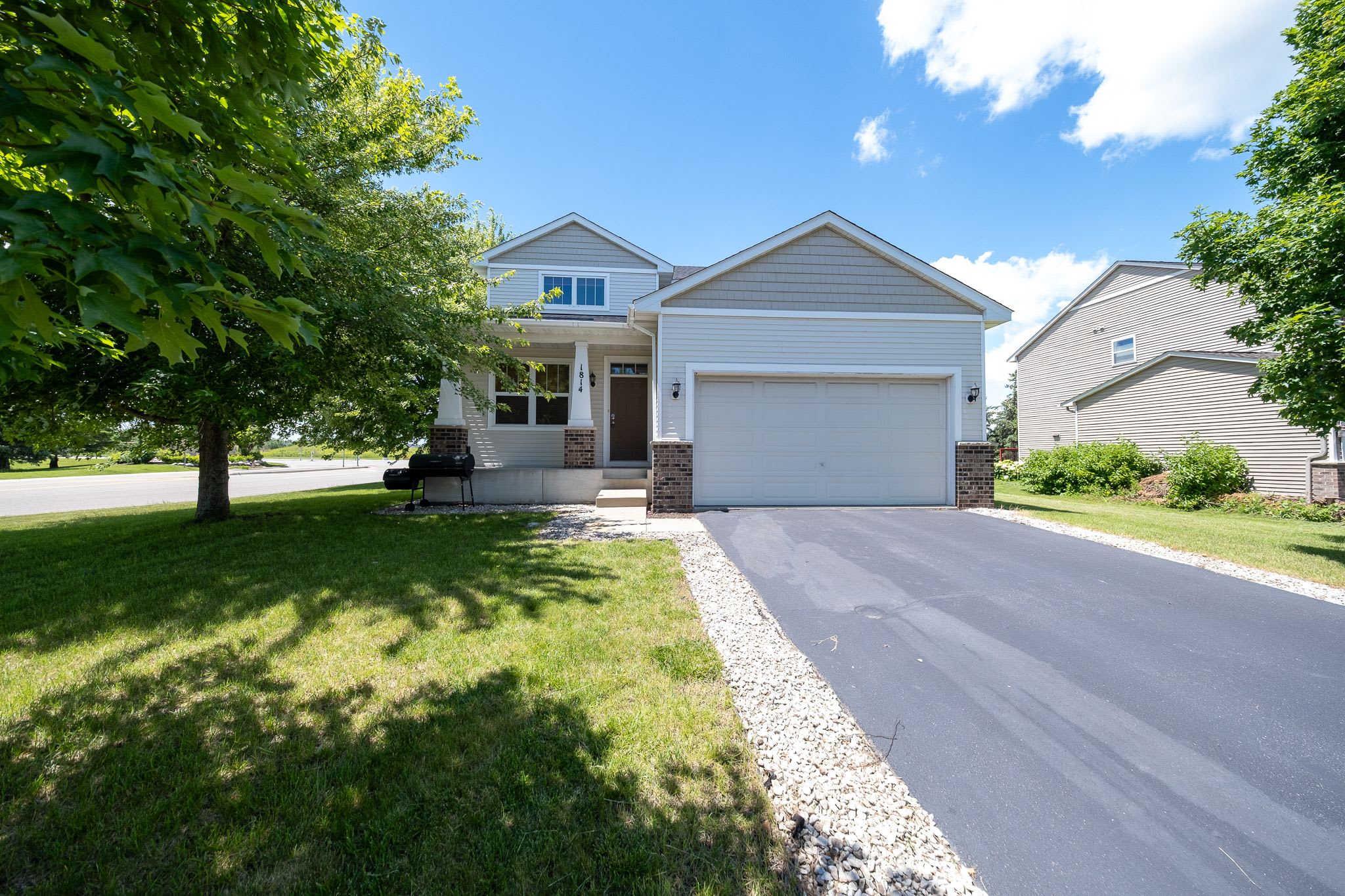 1814 Spring Creek Dr. – photo 2