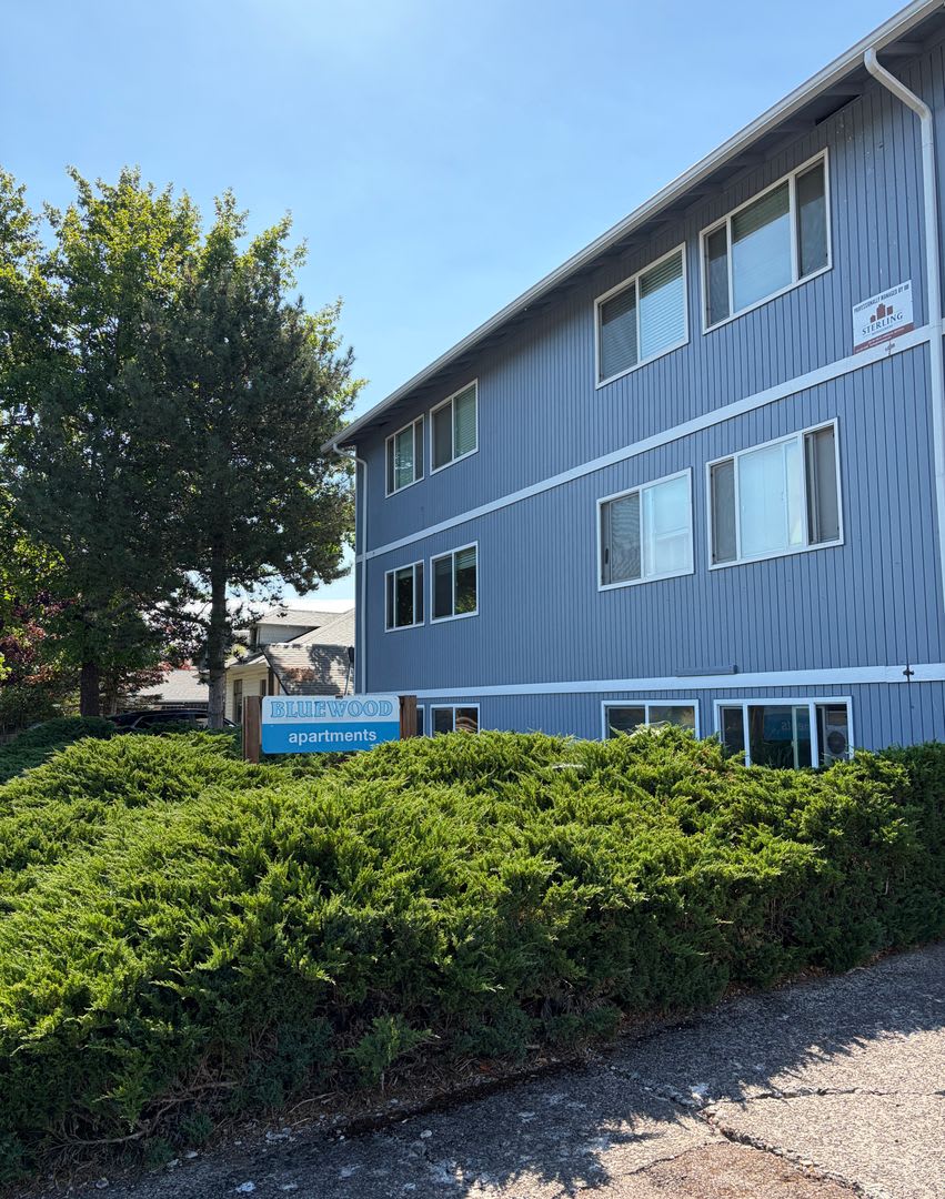 (907) Bluewood Apartments – photo 1