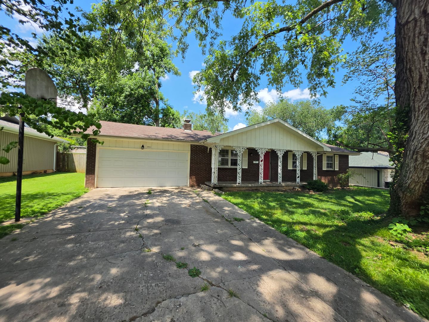 3 Bedroom 1 5 Bathroom House 2 Car Garage – photo 1