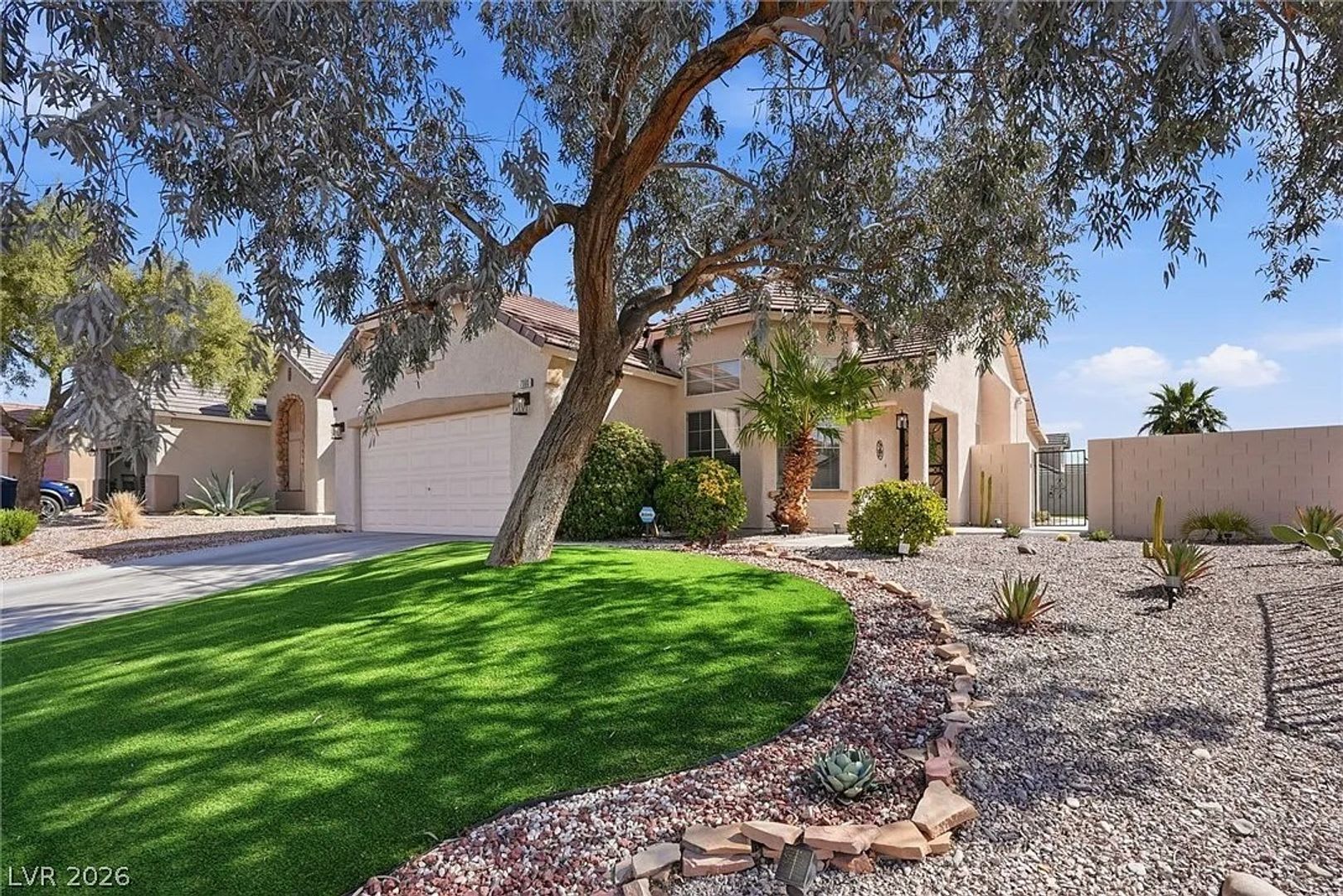 Northwest Las Vegas Home with Spa & Bonus Room – photo 2