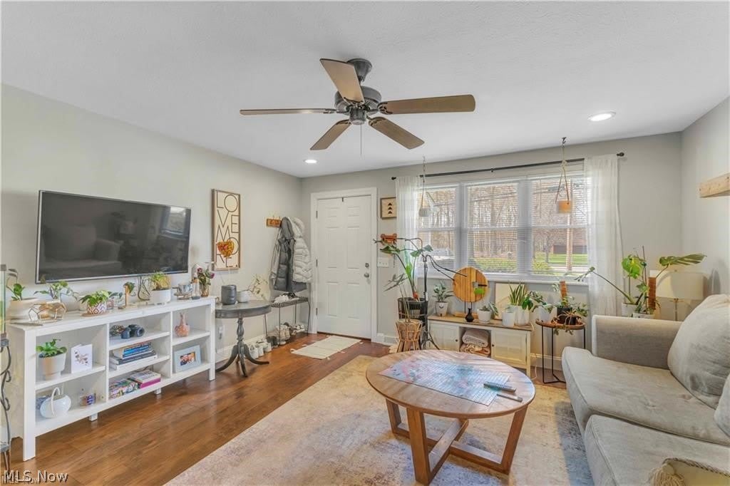 2587 Jaycox Road – photo 2
