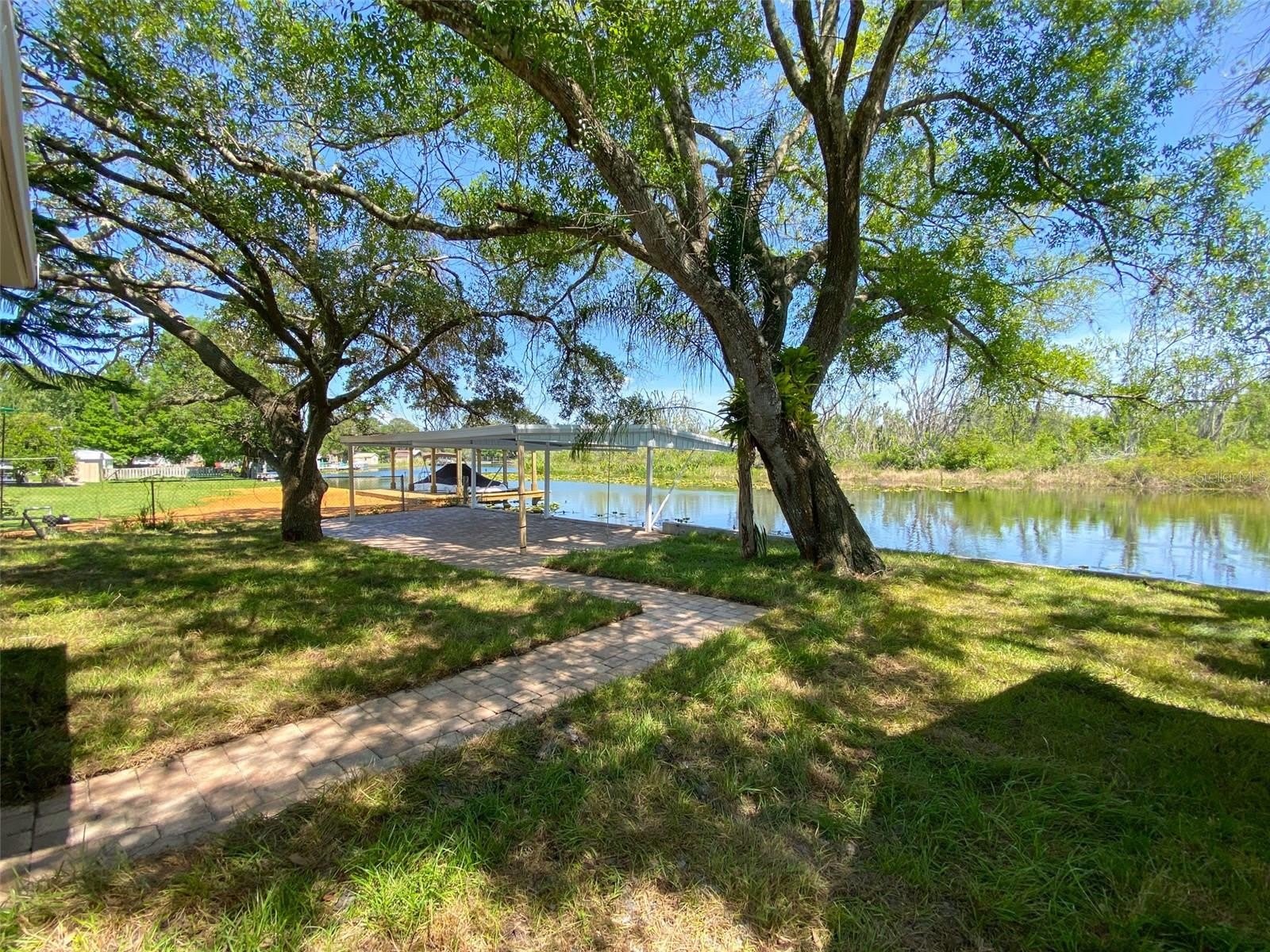 28046 LOIS Drive – photo 2