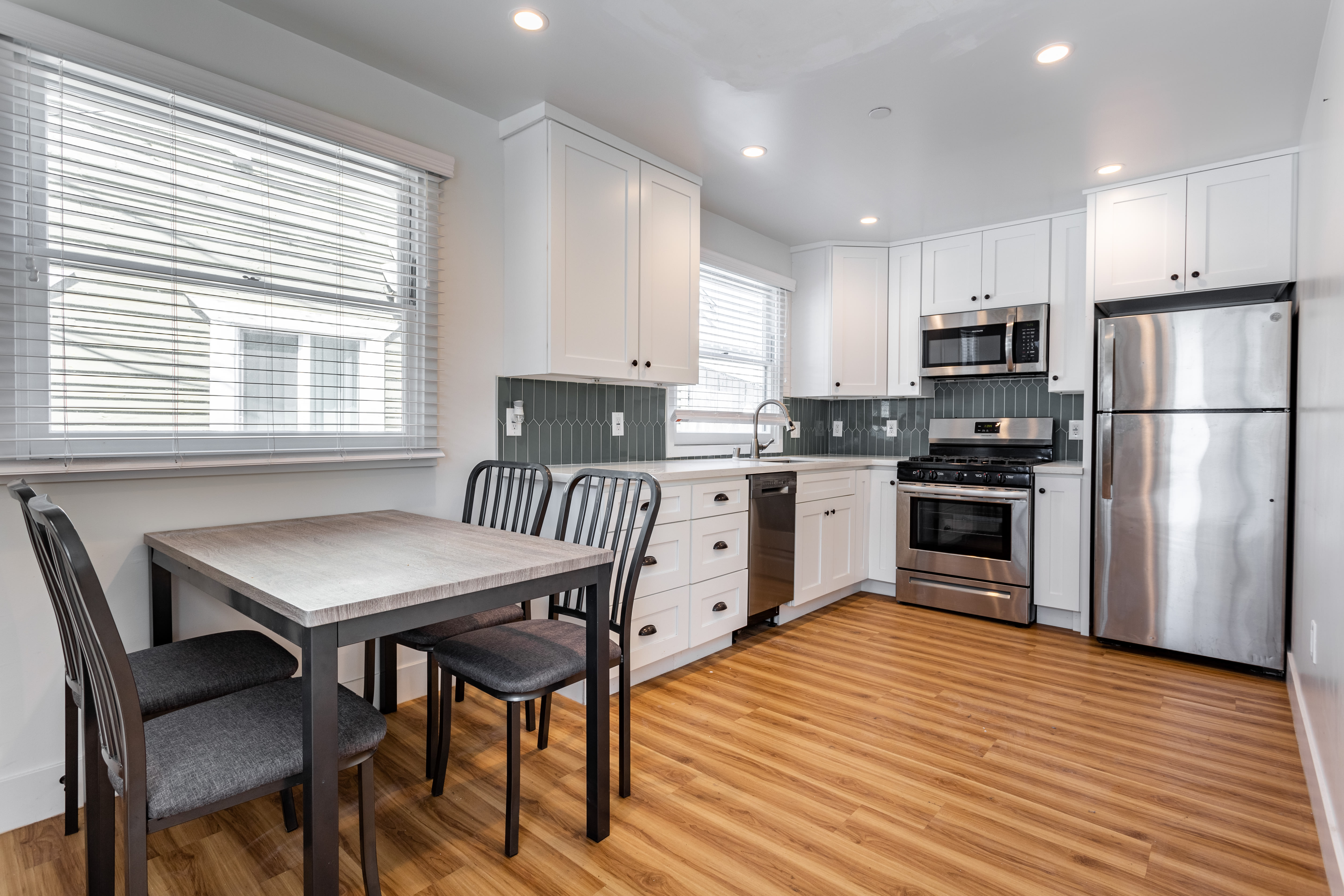 1325 W 24th Street – photo 3