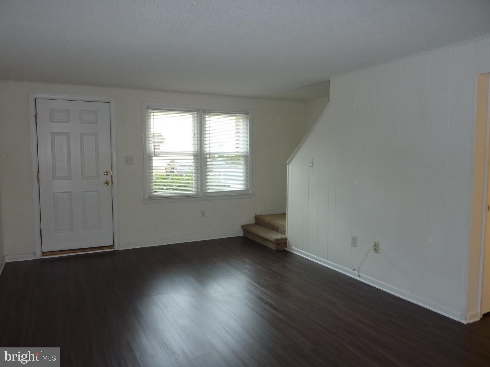 809 LOGAN Street – photo 3