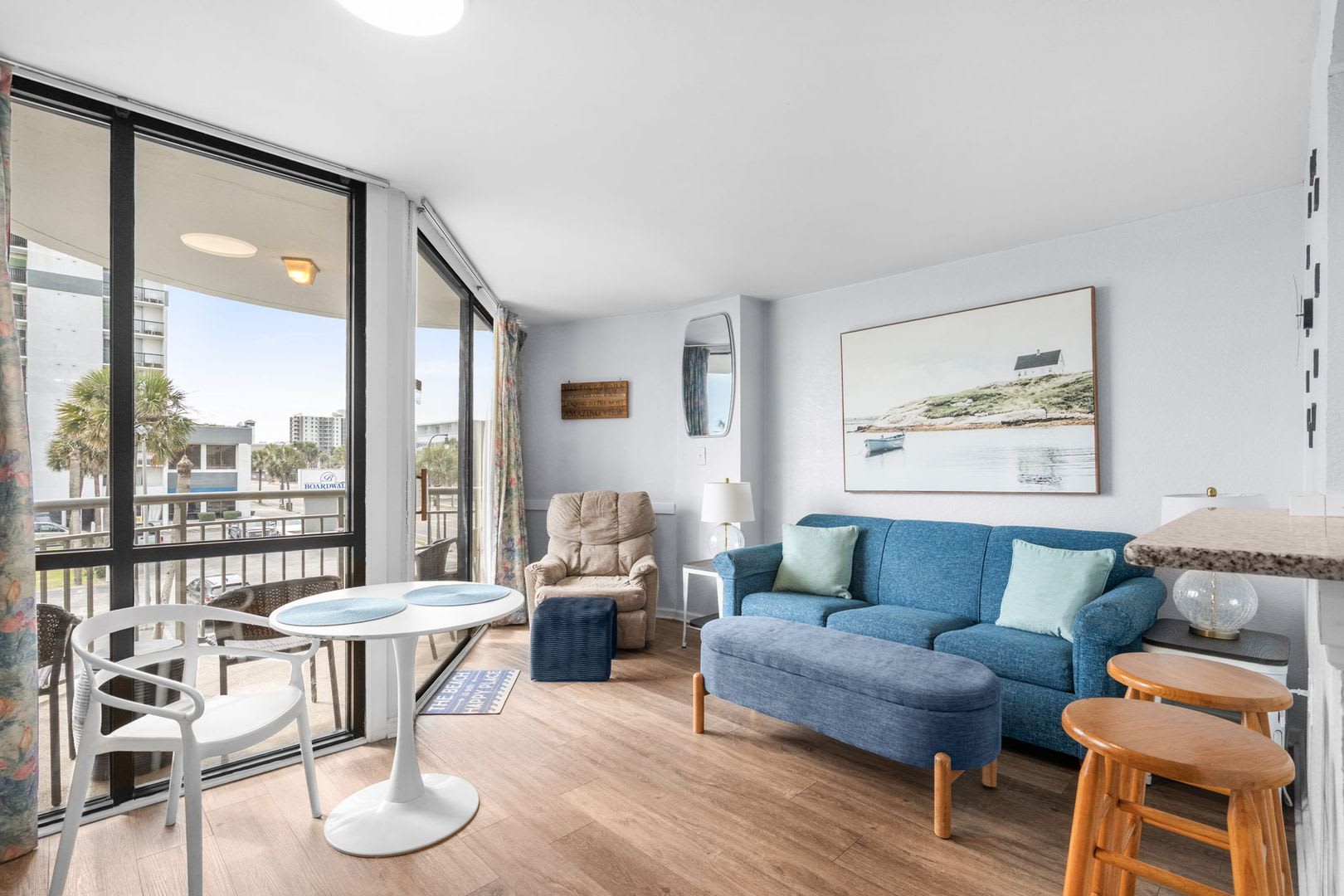Cozy Coastal Escape for Snowbirds! 1 BR Oceanfront Condo (Oct-Mar) – photo 1