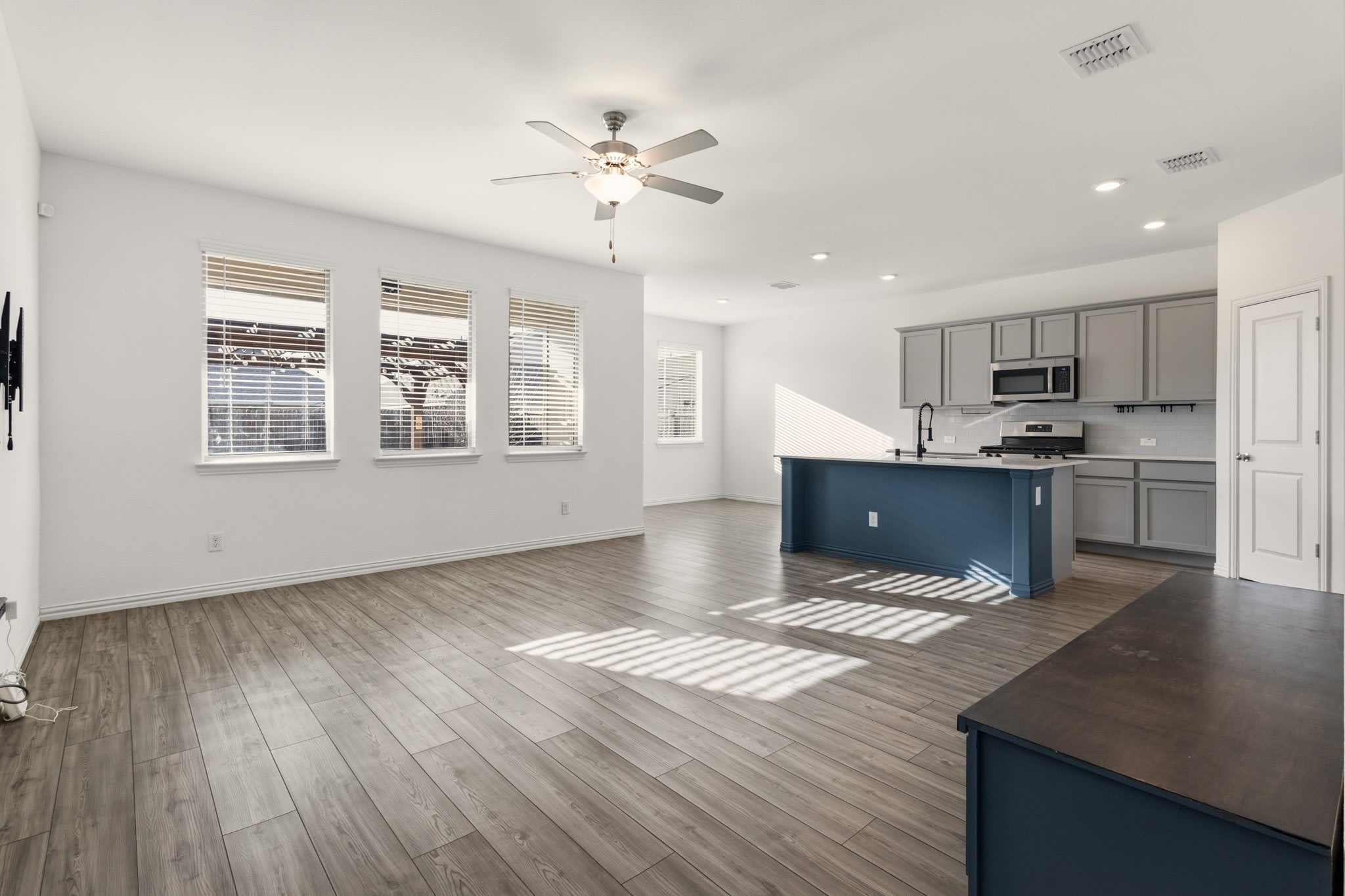 835 Sitwell Drive – photo 5