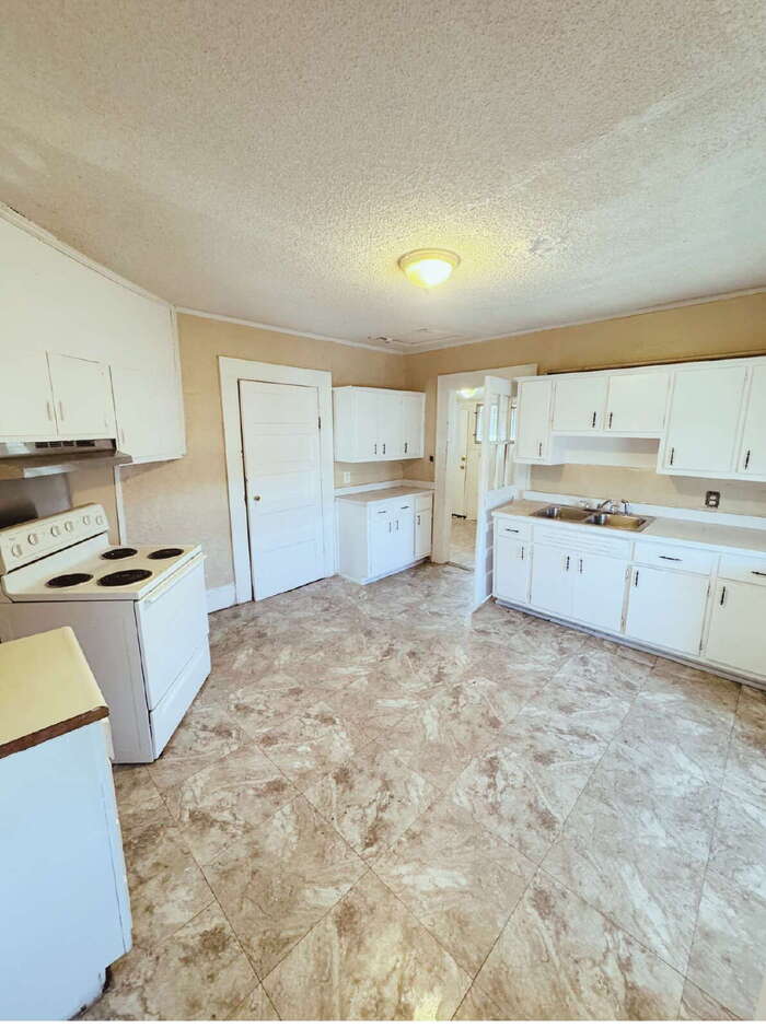 738 Liberty Street – photo 5