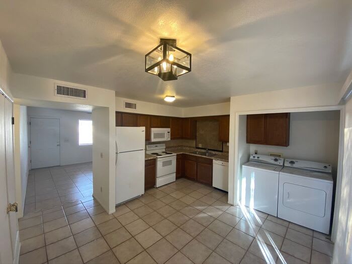 5758 East 24th Street – photo 3