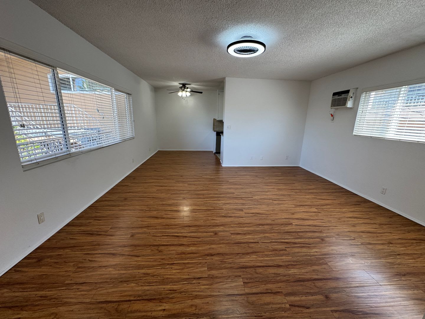 11865 Rochester Ave. – photo 2