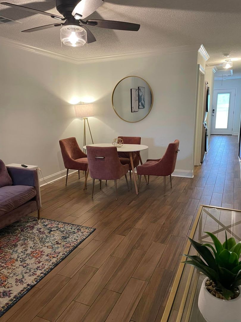 Optional Furnished Executive Rental Downtown – photo 4
