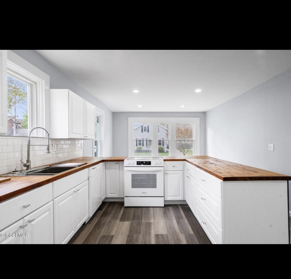 27 W Notre Dame St – photo 1