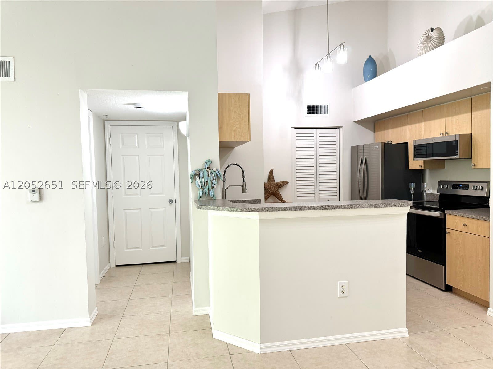 1020 Villa Ln – photo 4