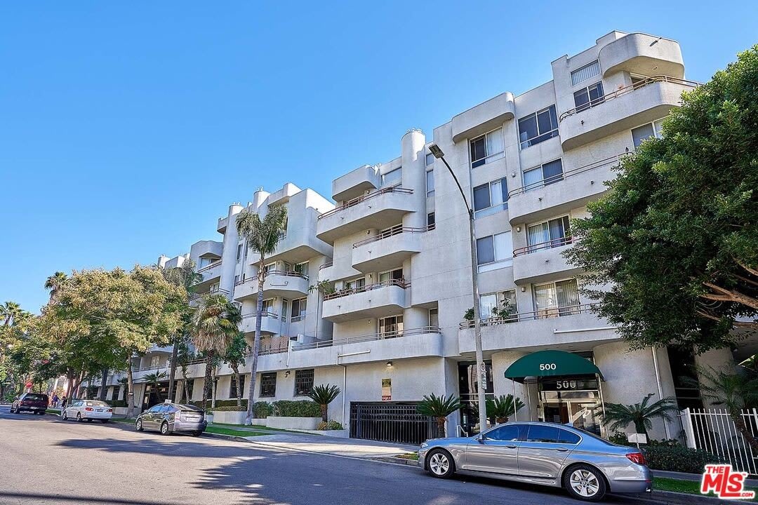 500 S Berendo St – photo 2