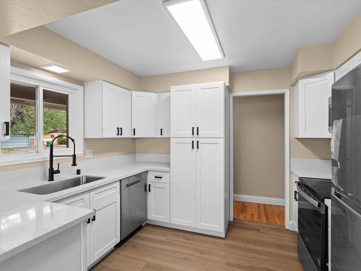 Remodeled 3 bed 2 bath – photo 3