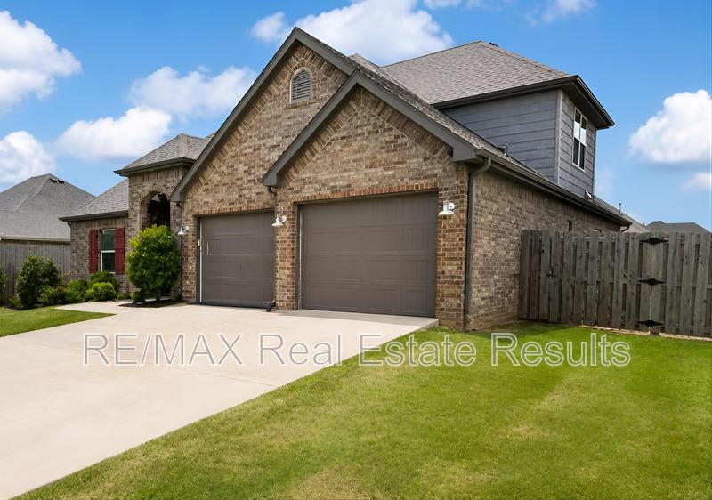 2012 W Gilligan Ave – photo 4